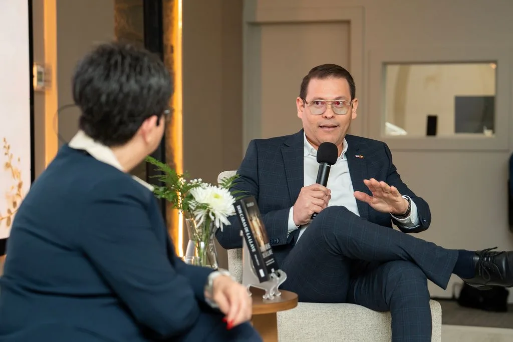 Conversación en vivo durante el lanzamiento de Dos Caras de la Llave